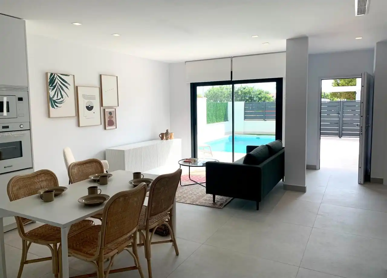 Villa con piscina in vendita a Roda, imagen 2