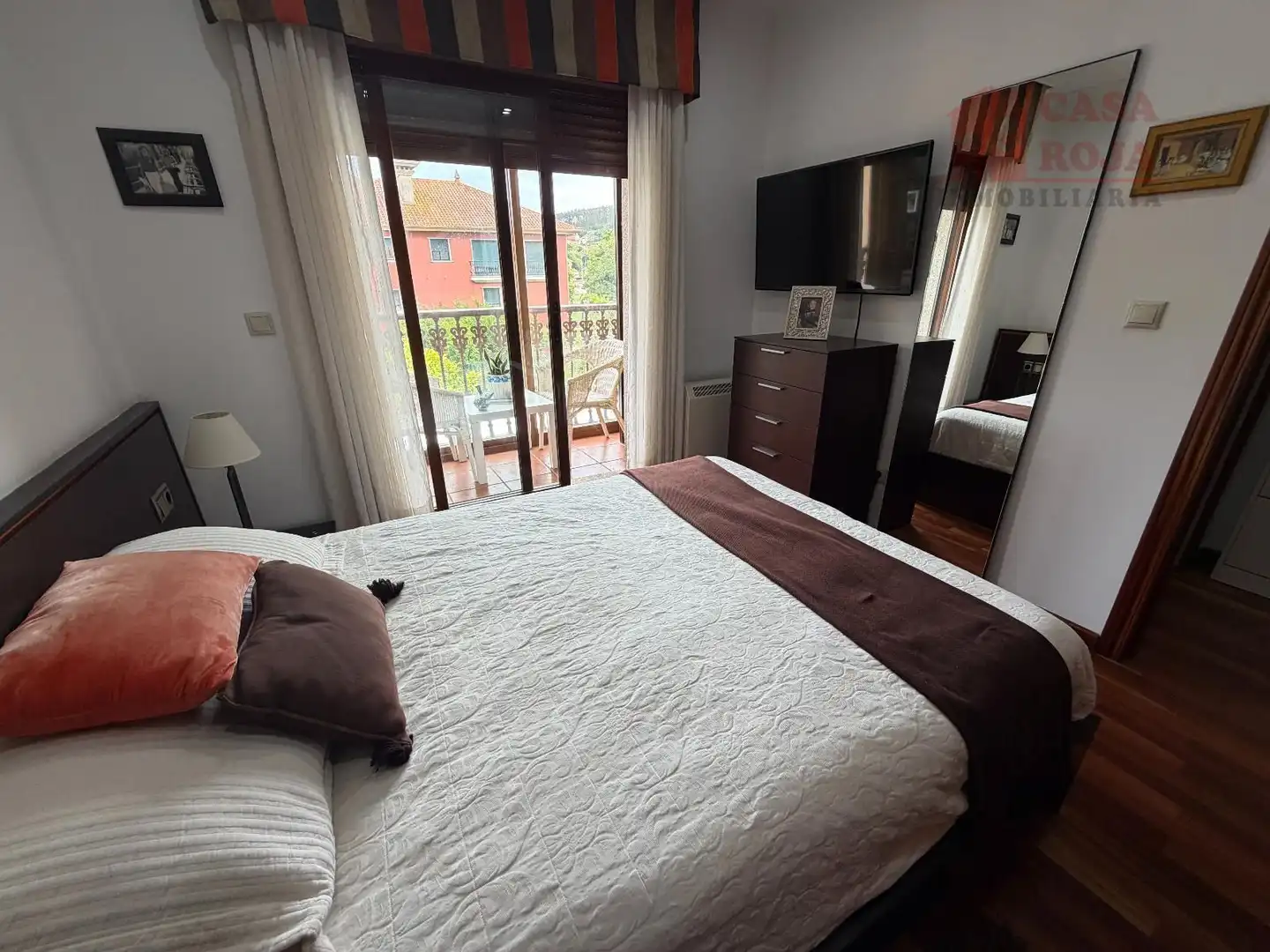 Dormitori de Casa adosada en venda en Cangas  amb Calefacció, Parquet i Traster