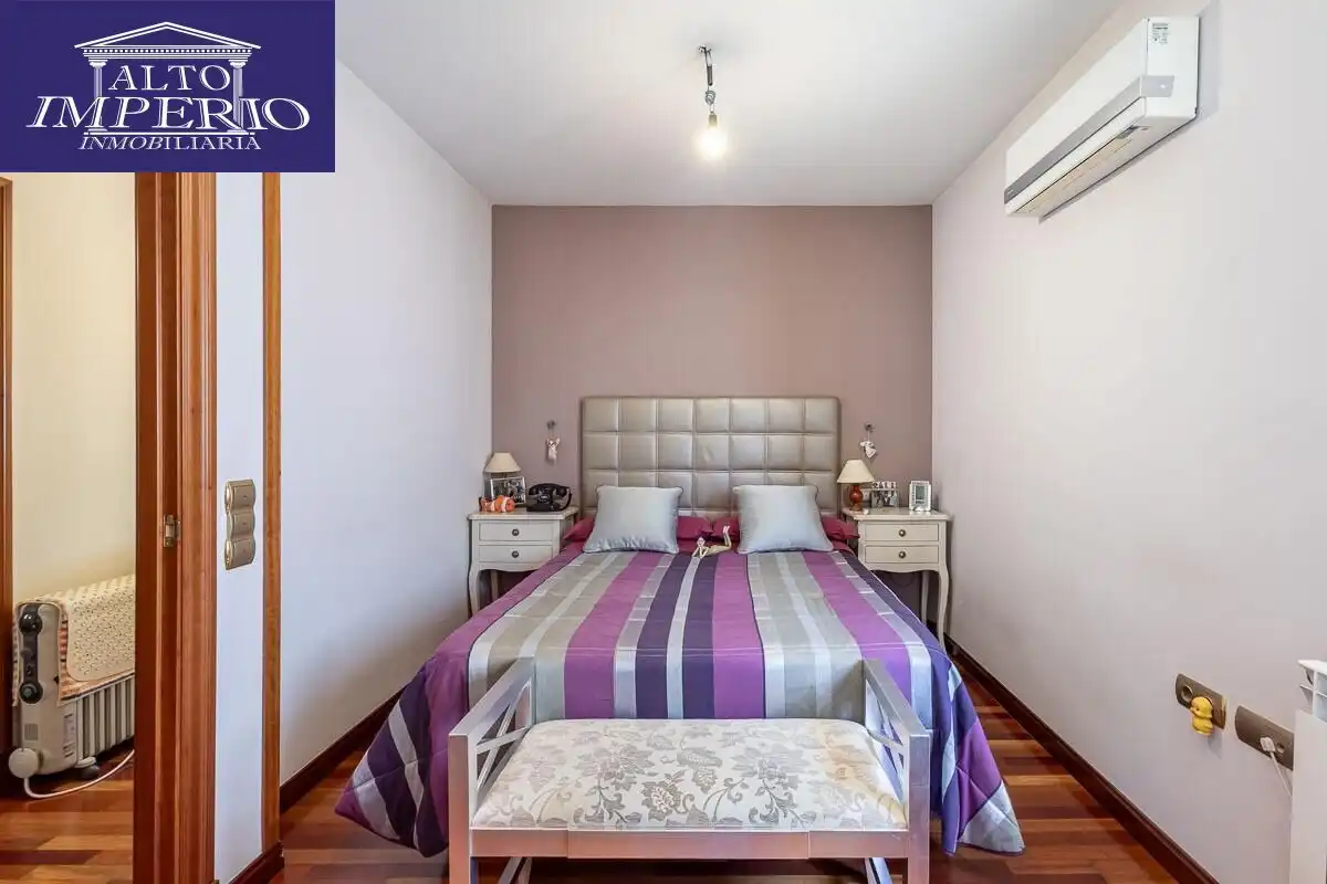 Bedroom of Houses for sale in Granada  with Air Conditioner, Heating and Private garden