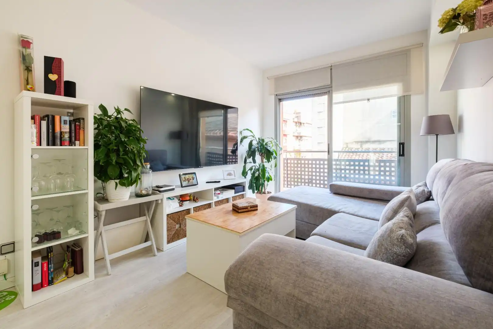 Sala de estar de Piso en venta en Sant Vicenç Dels Horts con Aire acondicionado, Calefacción y Terraza