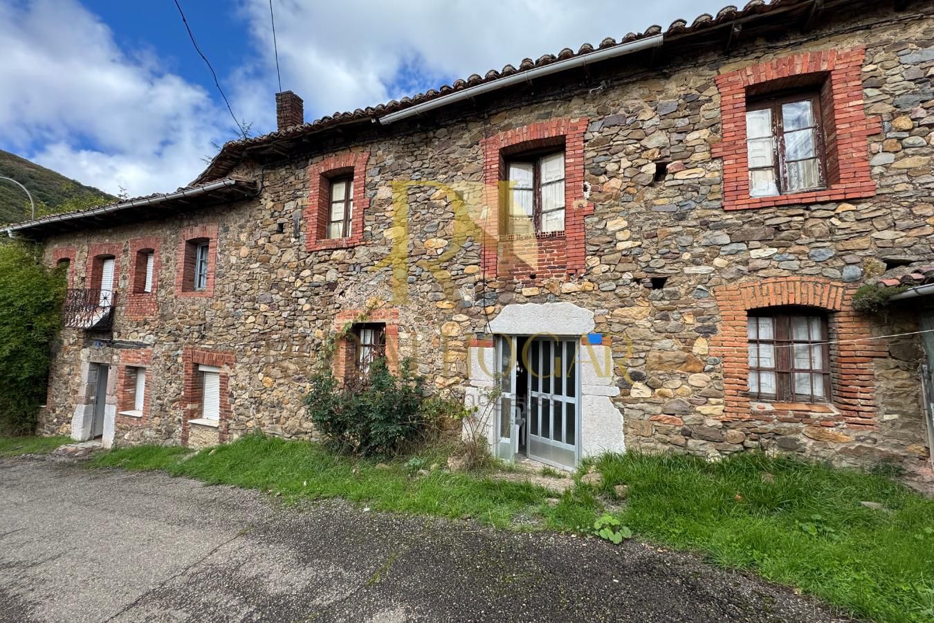 Vista exterior de Casa o chalet en venta en Matallana de Torío con Calefacción, Jardín privado y Trastero