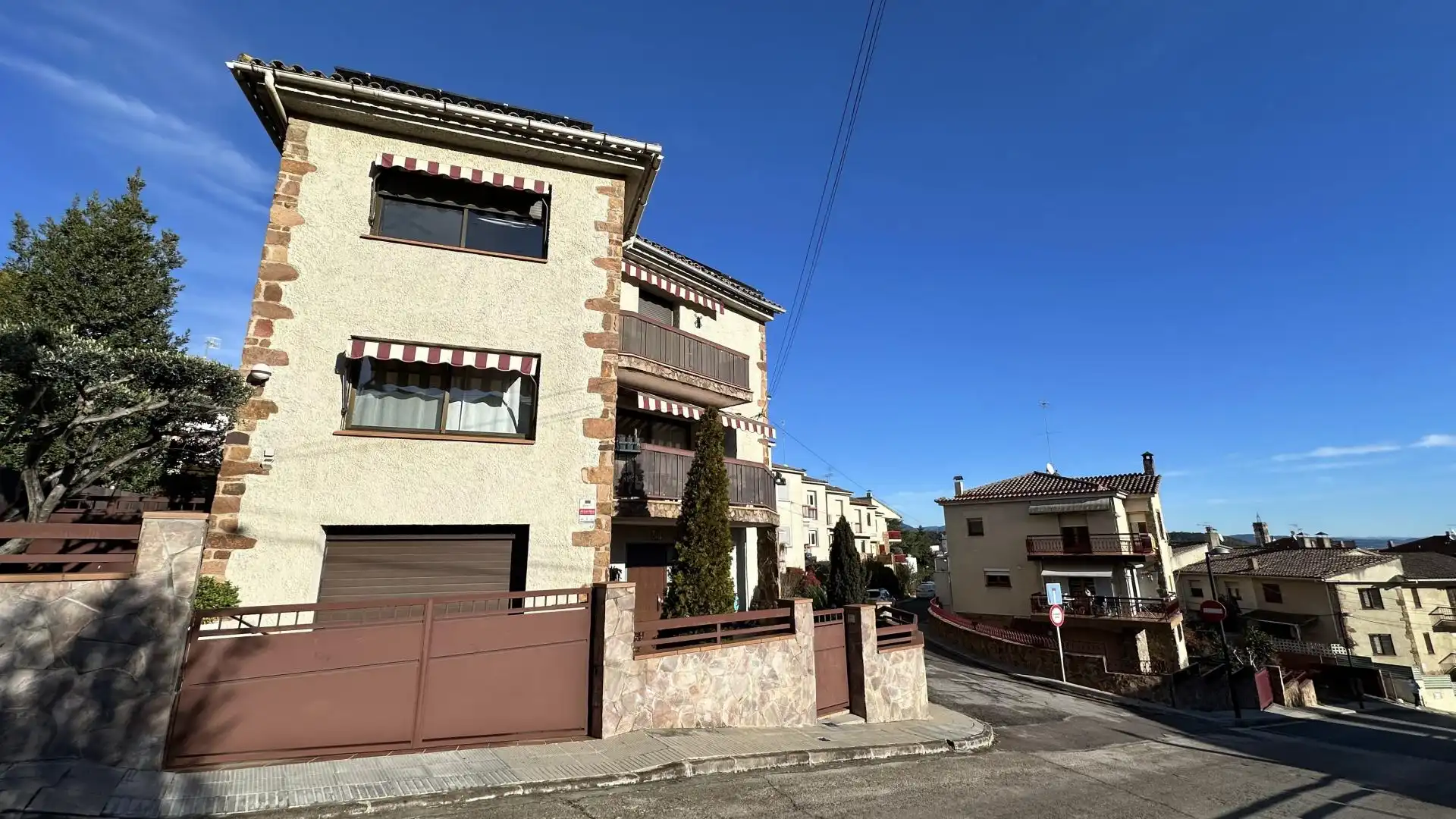 Vista exterior de Casa adosada en venta en Sant Celoni con Calefacción, Jardín privado y Terraza