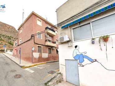 Piso con balcón en venta en Calle JESUS DIVINO OBRERO