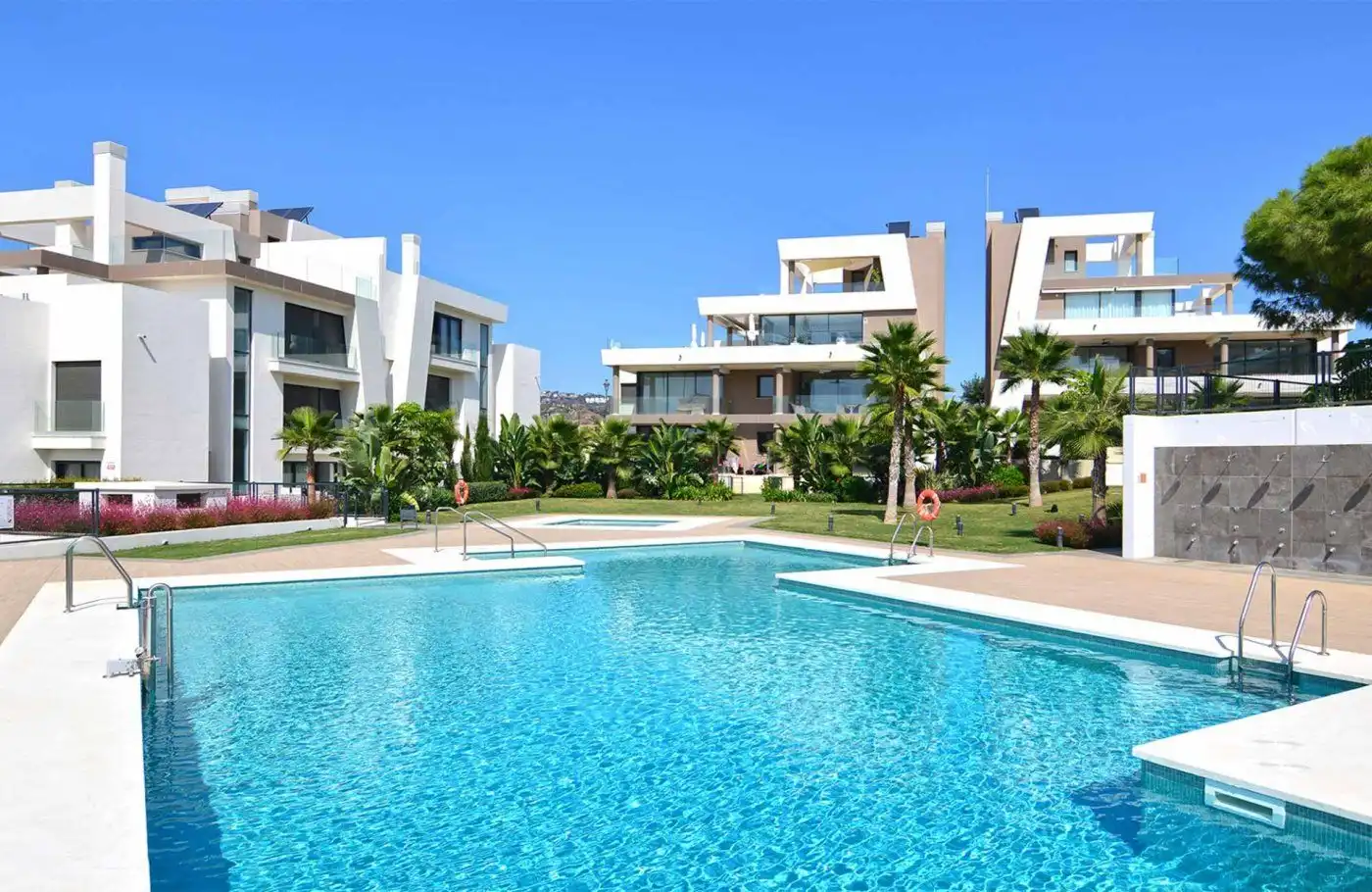 Apartamento con piscina en venta en El Faro de Calaburra - Chaparral