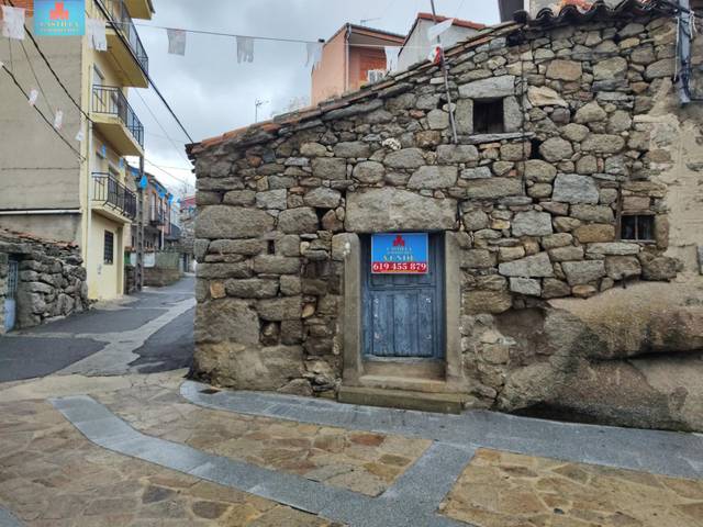 Casa adosada en Venta en Navarredondilla