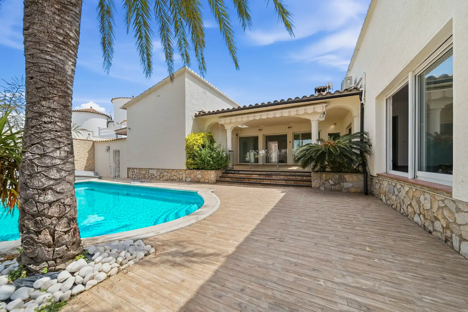 Vista exterior de Casa o chalet en venta en Empuriabrava con Aire acondicionado, Jardín privado y Terraza