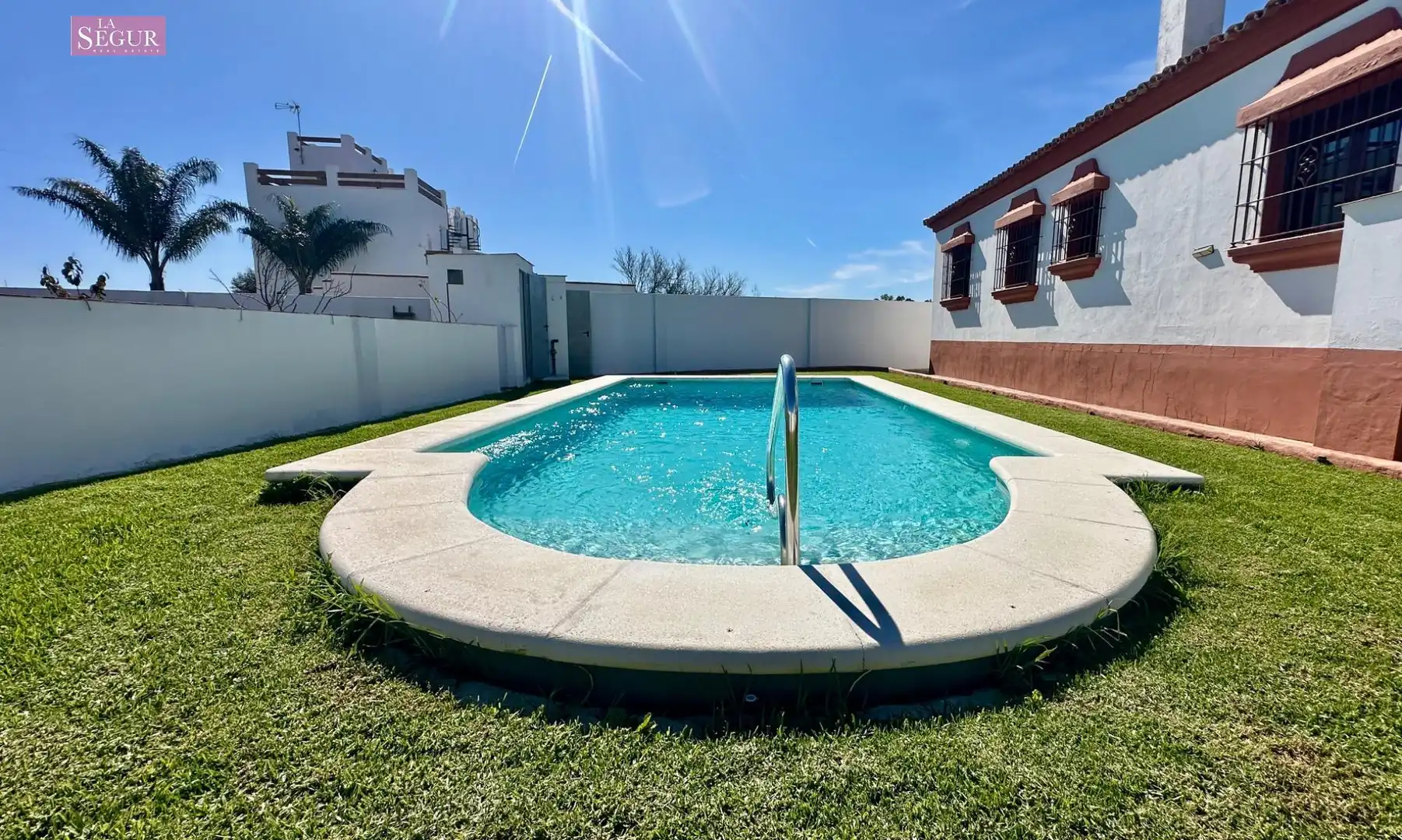 Piscina de Casa o xalet en venda en Conil de la Frontera amb Jardí privat, Terrassa i Piscina