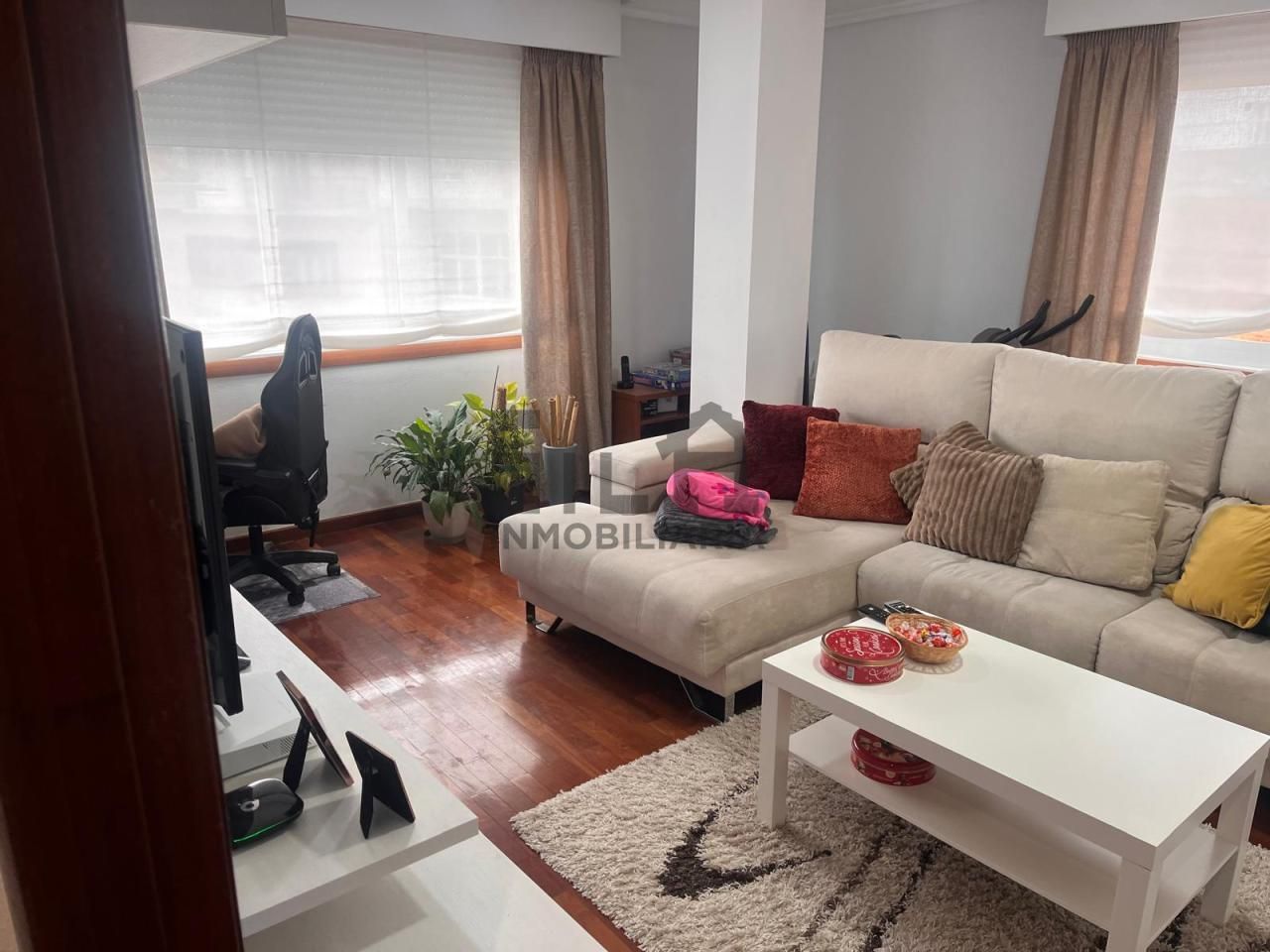 Sala de estar de Piso en venta en Celanova con Calefacción, Trastero y Amueblado