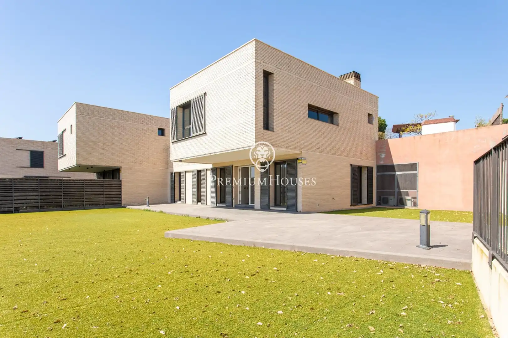 Vista exterior de Casa o chalet en venta en Mataró con Aire acondicionado, Calefacción y Jardín privado