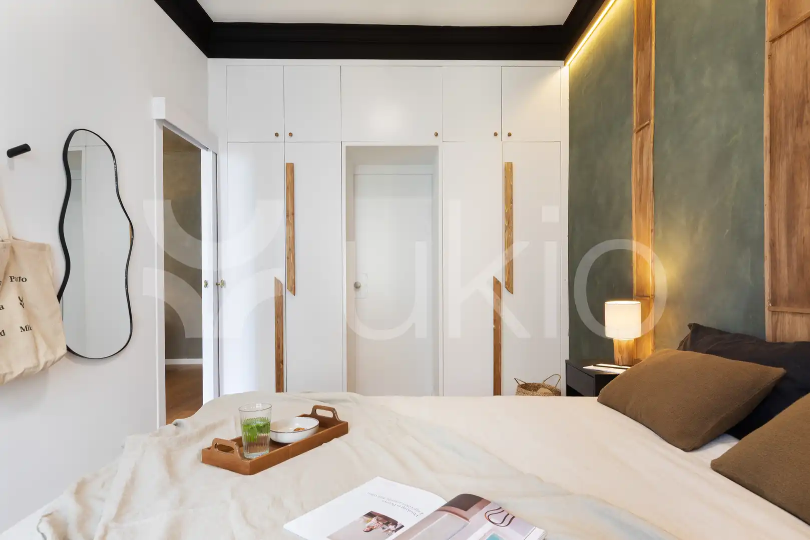 Dormitori de Apartament de lloguer en Barcelona amb Aire condicionat, Calefacció i Moblat