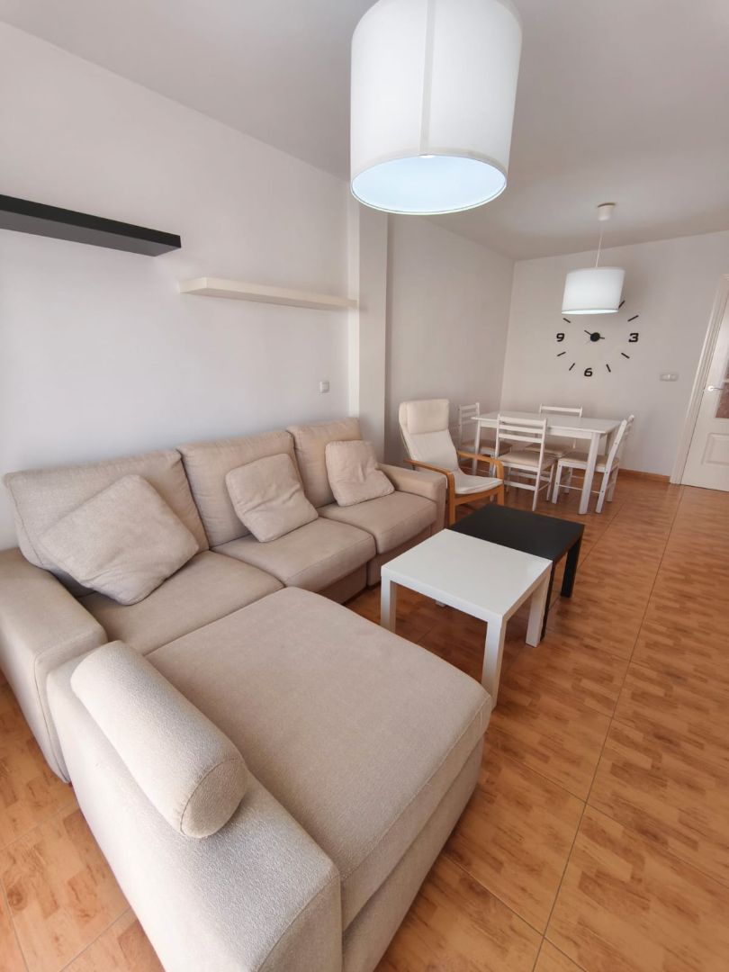 Sala d'estar de Pis en venda en Churriana de la Vega amb Aire condicionat, Traster i Moblat