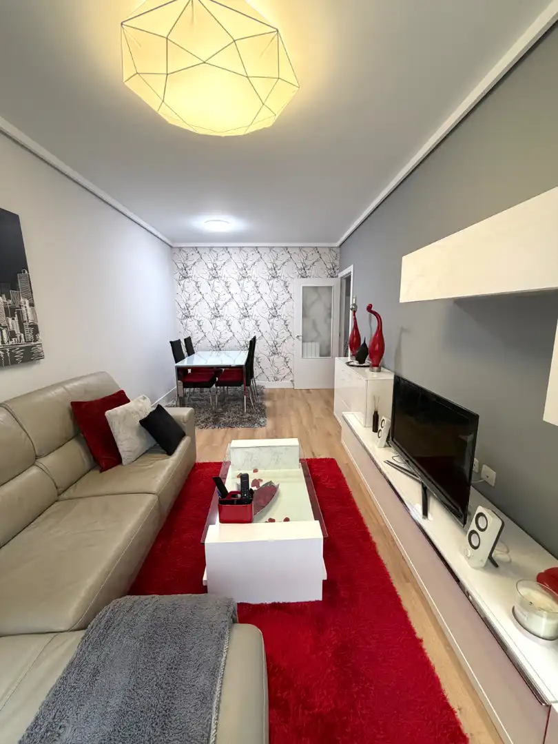 Sala de estar de Piso en venta en Barakaldo  con Trastero, Amueblado y Balcón
