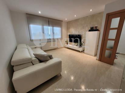 Sala d'estar de Casa adosada en venda en Mollerussa amb Aire condicionat, Calefacció i Parquet