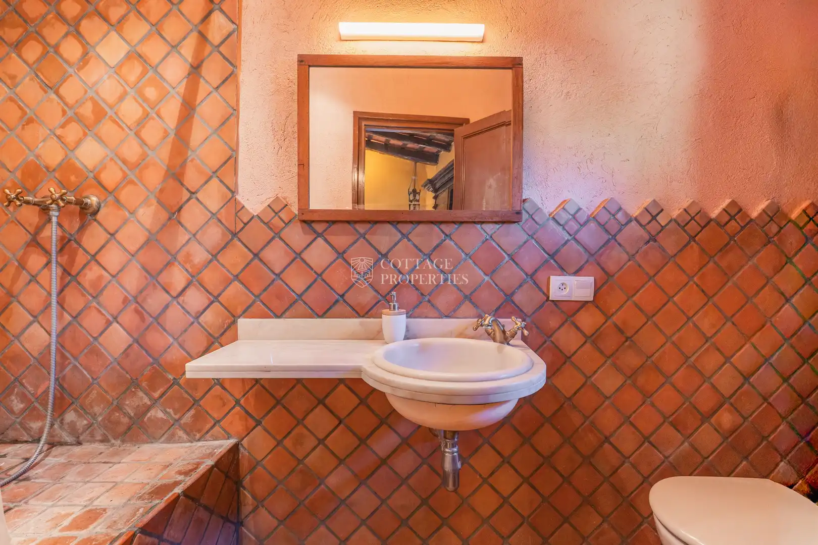 Bathroom of Country homes for sale in Foixà  with Air Conditioner, Private garden and Swimming Pool