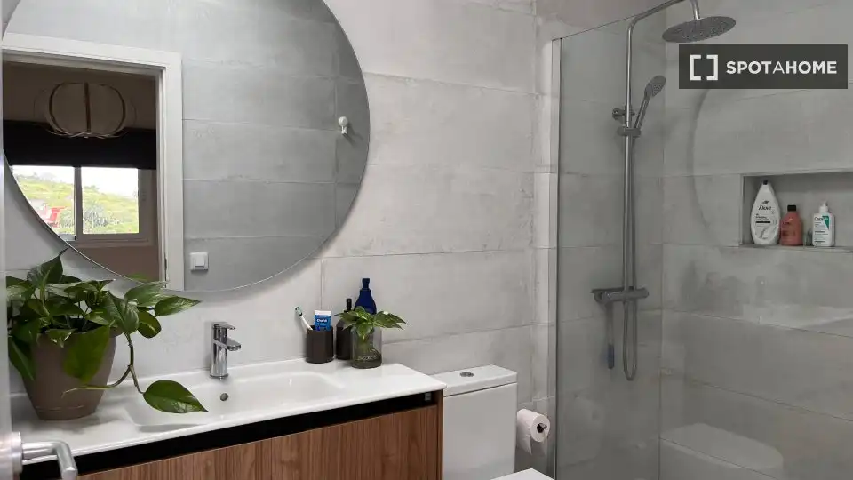 Bany de Apartament per a compartir en Los Realejos amb Aire condicionat, Terrassa i Moblat