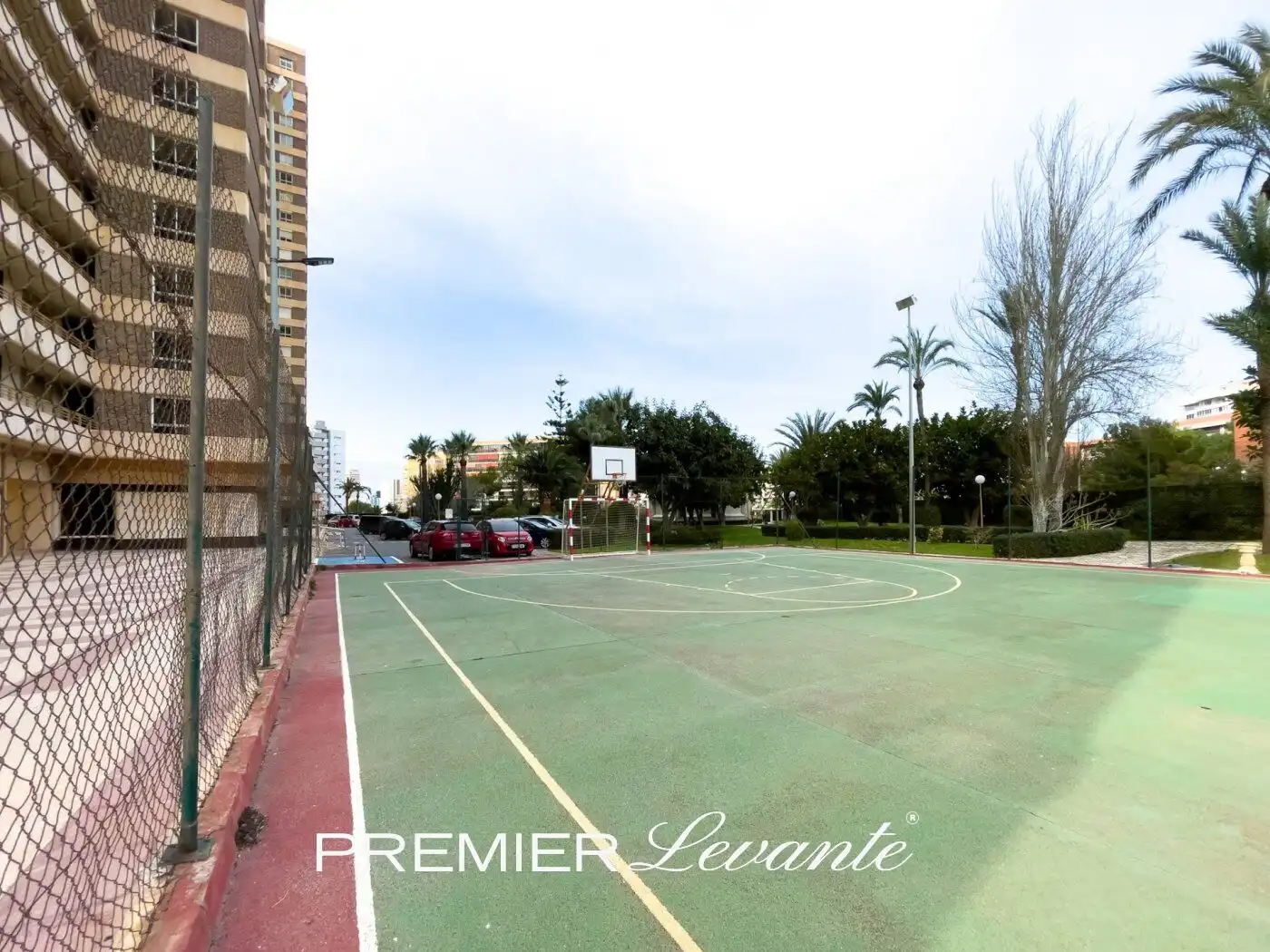 Vista exterior de Piso en venta en Alicante / Alacant con Aire acondicionado, Calefacción y Jardín privado