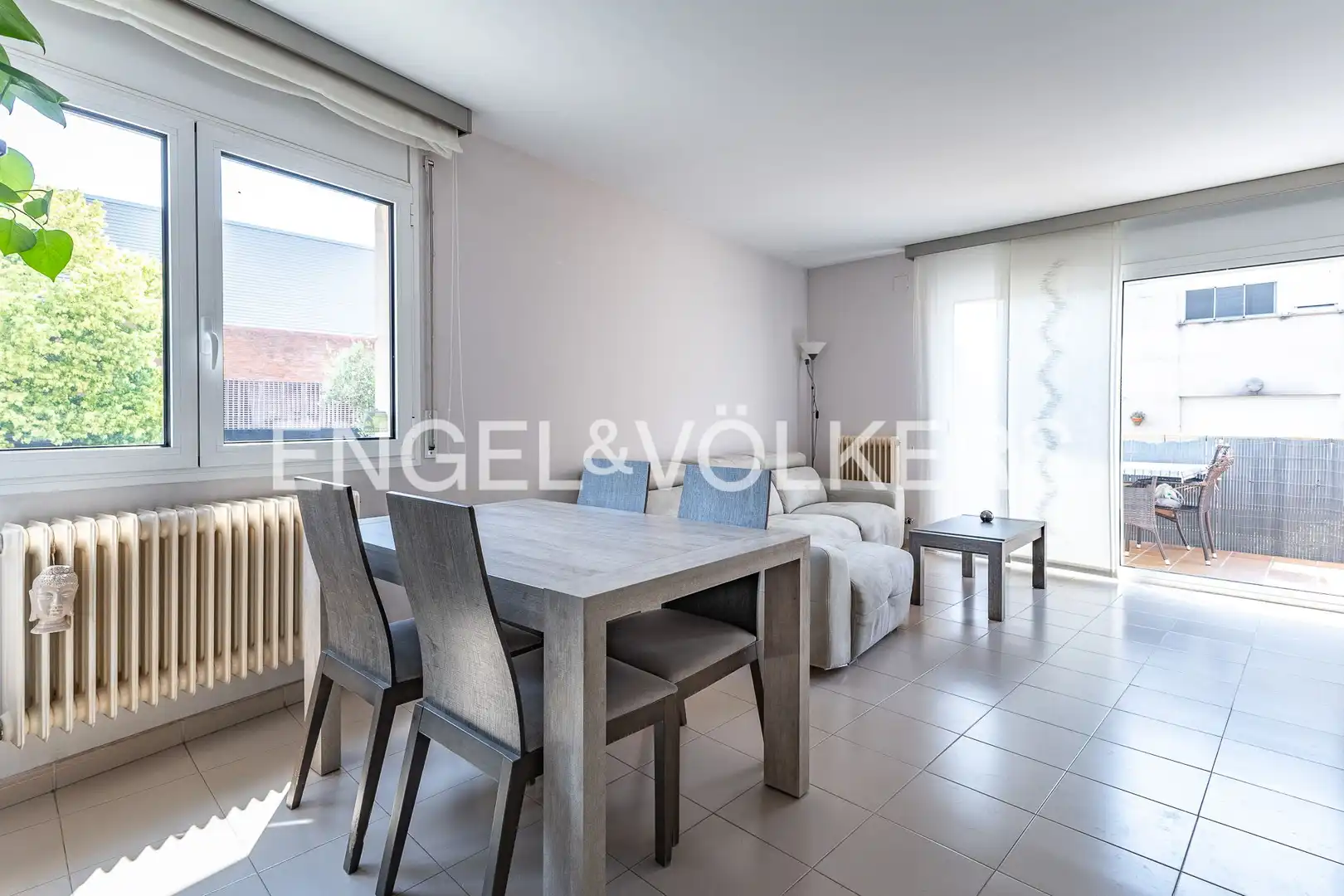 Sala de estar de Casa adosada en venta en Castellar del Vallès con Aire acondicionado, Calefacción y Terraza