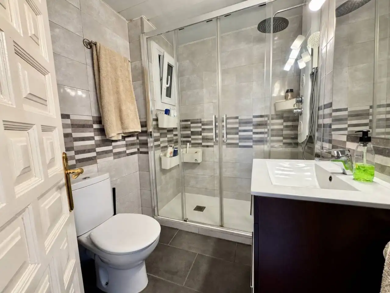 Bathroom of Flat for sale in La Roca del Vallès  with Air Conditioner, Heating and Terrace