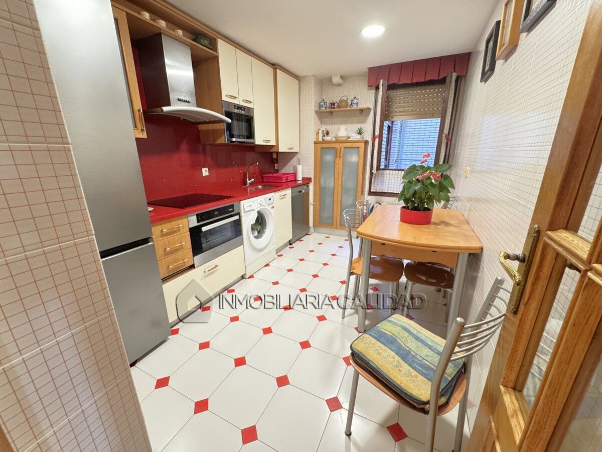 Kitchen of Flat for sale in Burgos Capital  with Heating and Storage room