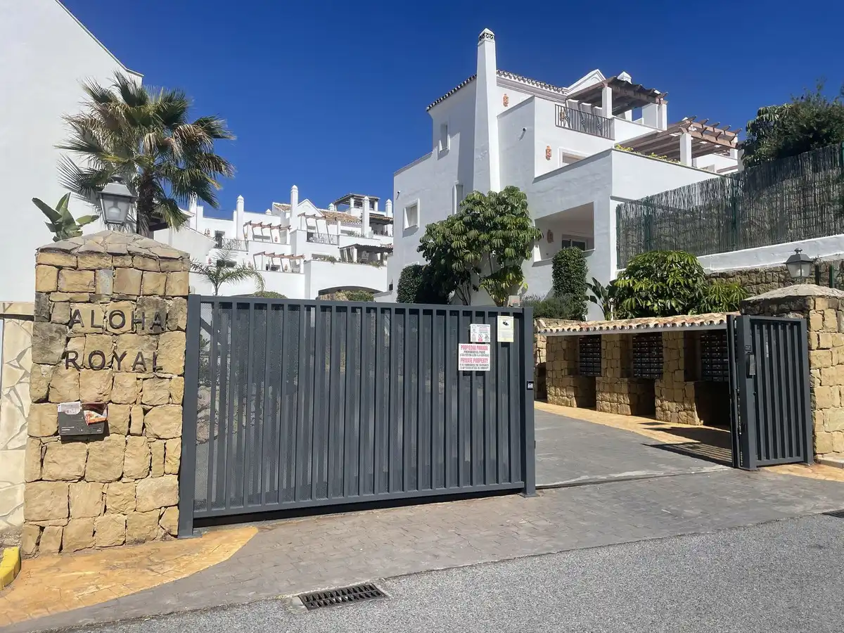 Apartment mit Pool zum Verkauf in Nueva Andalucía, imagen 2