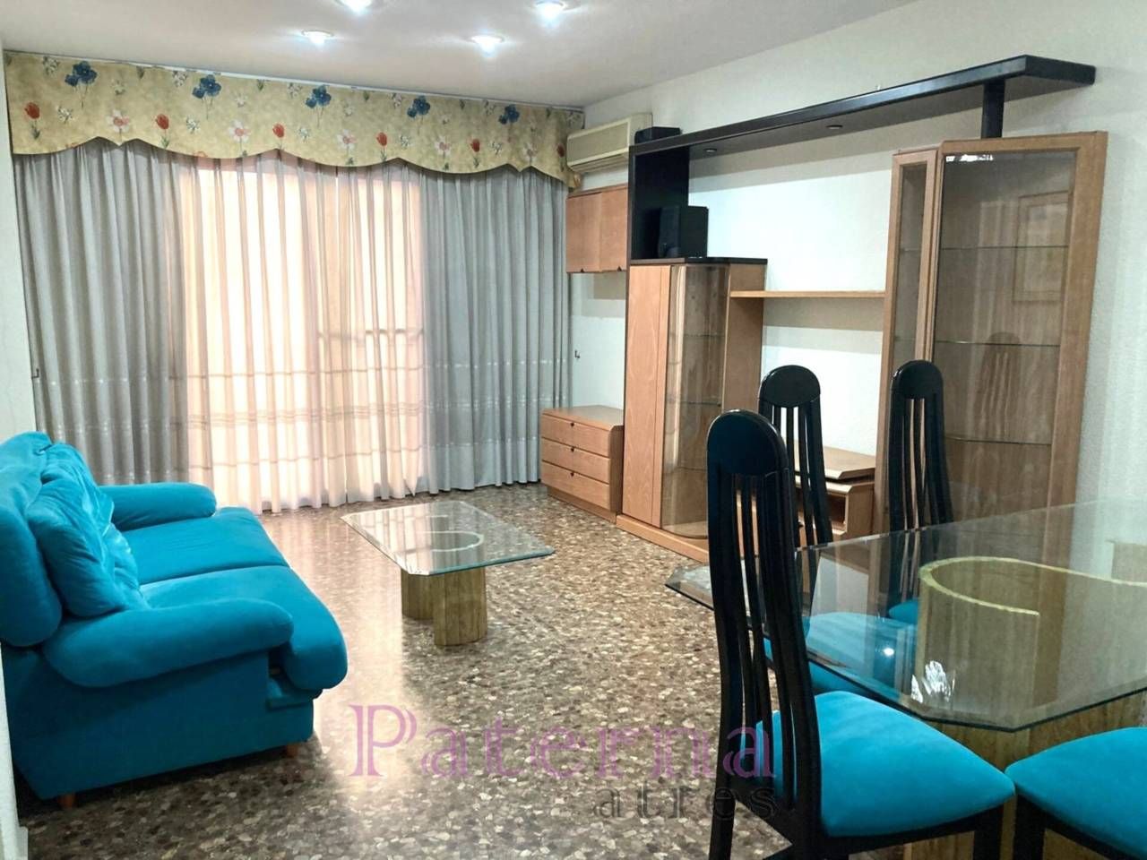 Living room of Flat for sale in Paterna  with Air Conditioner and Balcony