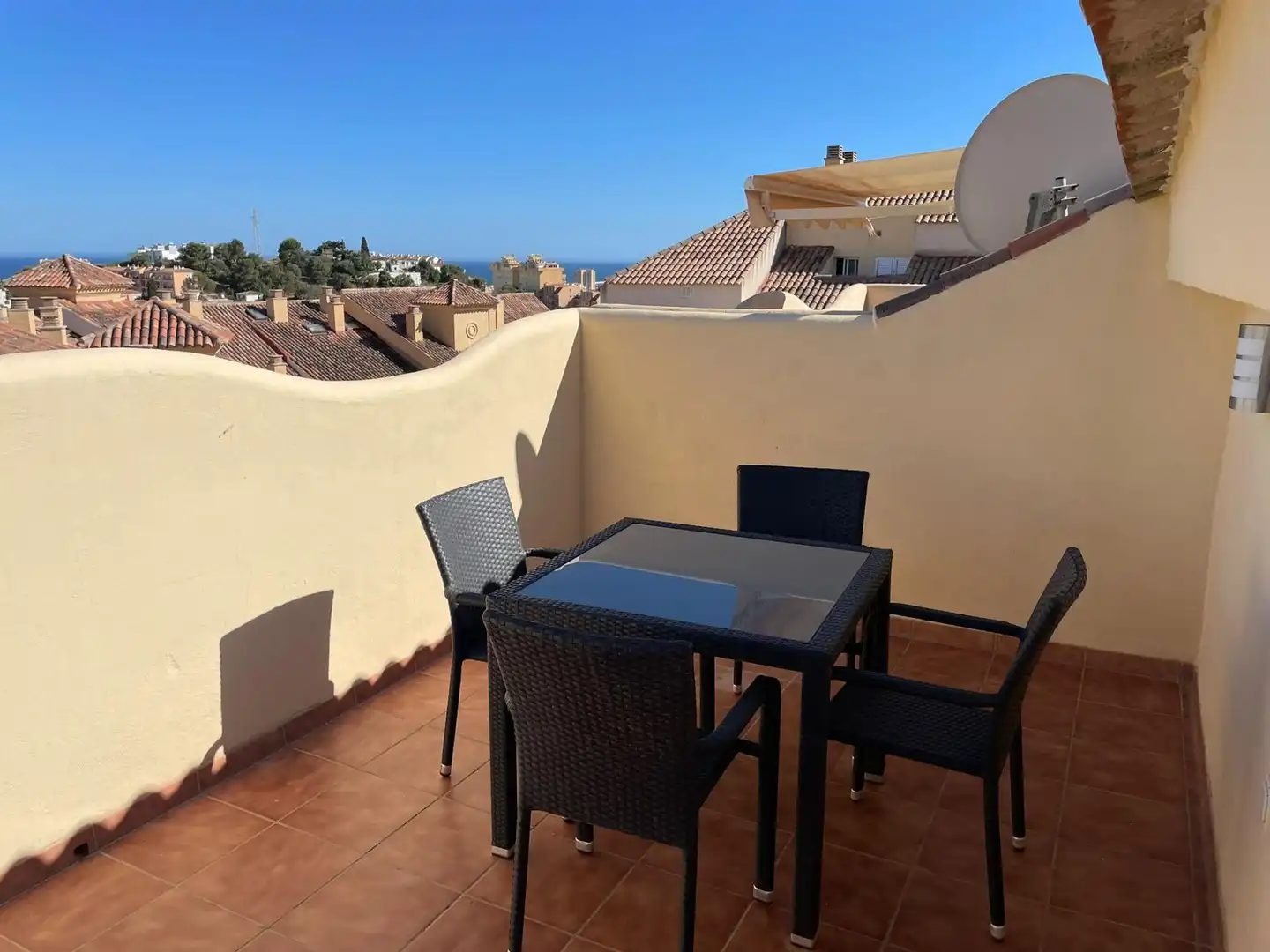 Terraza de Ático de alquiler en Fuengirola con Aire acondicionado, Calefacción y Jardín privado