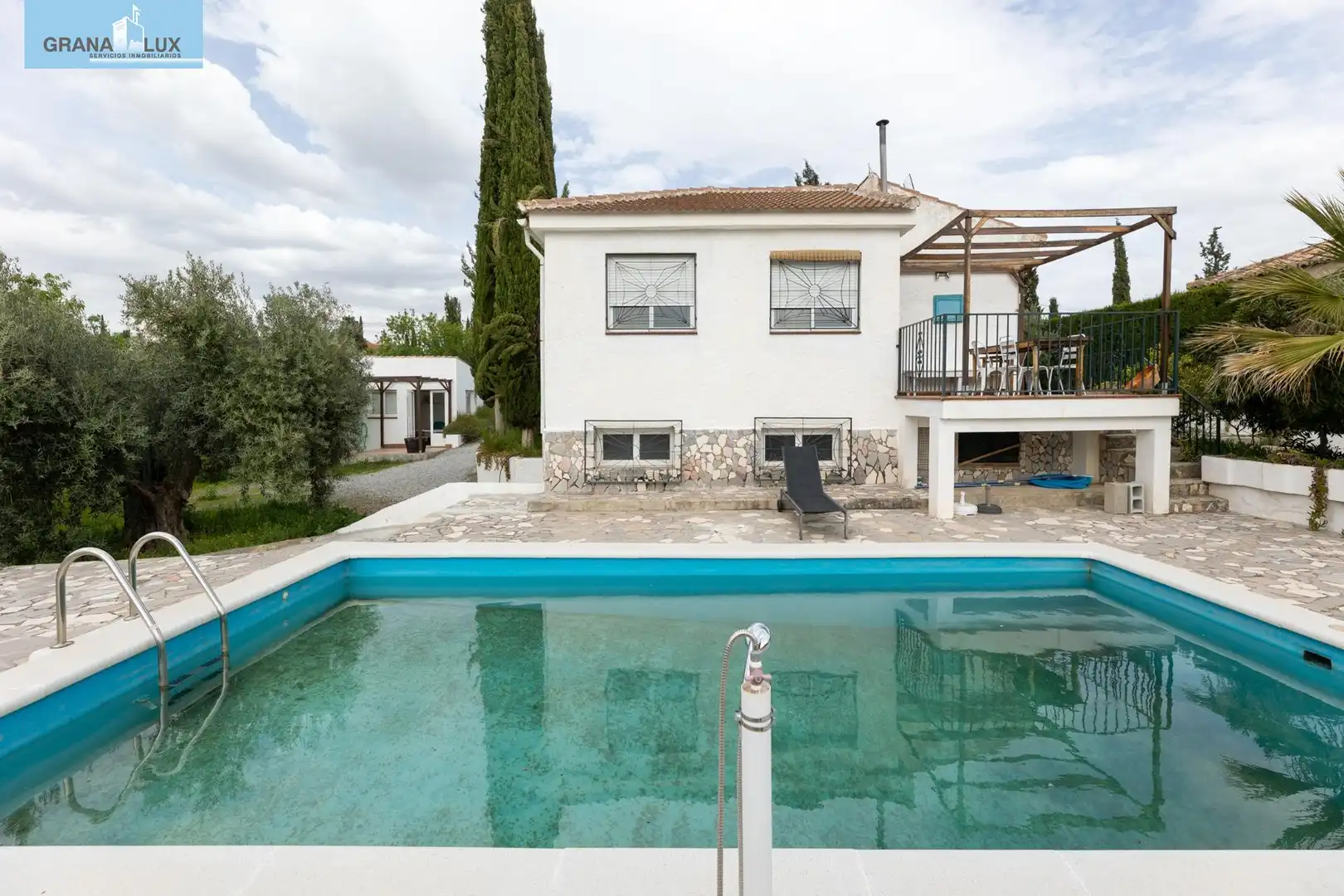 Swimming pool of Residential for sale in Las Gabias