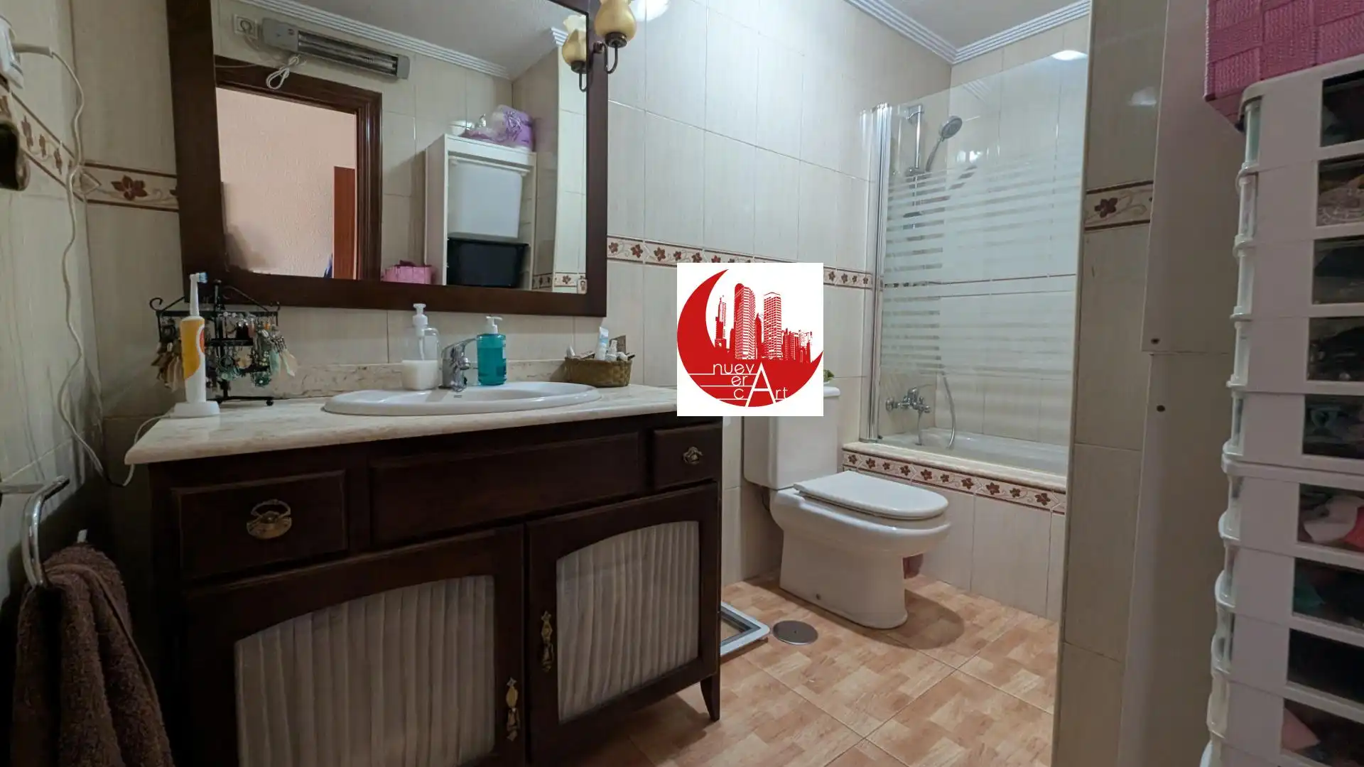 Baño de Piso en venta en Cartagena con Aire acondicionado y Balcón