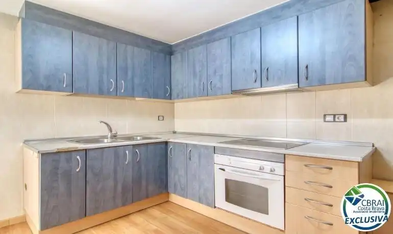 Kitchen of Apartments for sale in Roses  with Air Conditioner, Heating and Parquet flooring