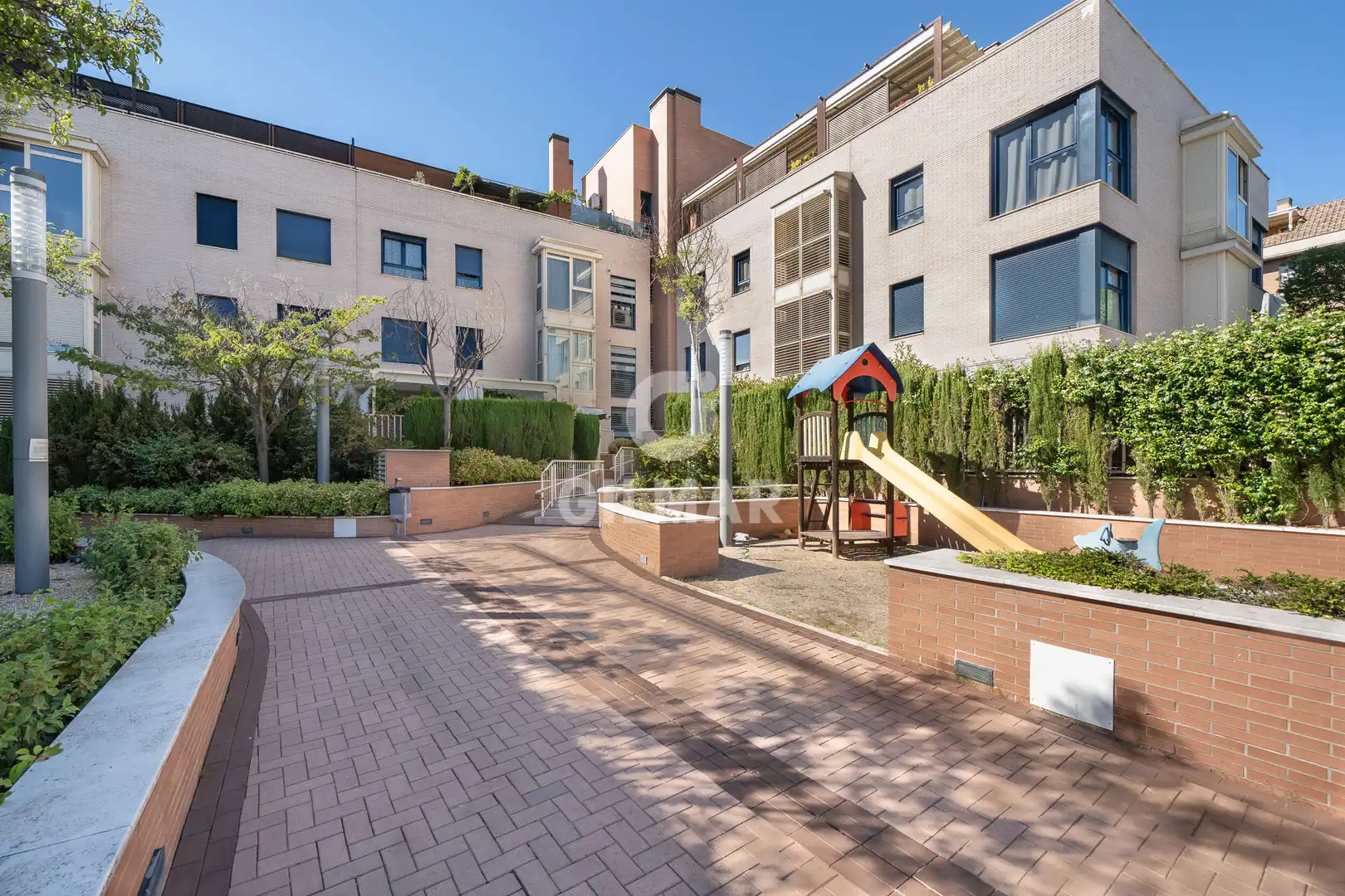 Vista exterior de Ático en venta en Madrid con Calefacción, Jardín privado y Trastero