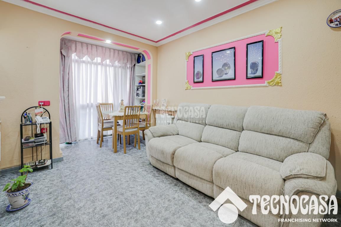 Flat for sale in Sistrells