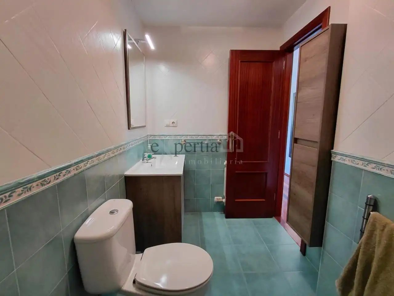 Baño de Apartamento de alquiler en Boiro con Calefacción, Terraza y Amueblado