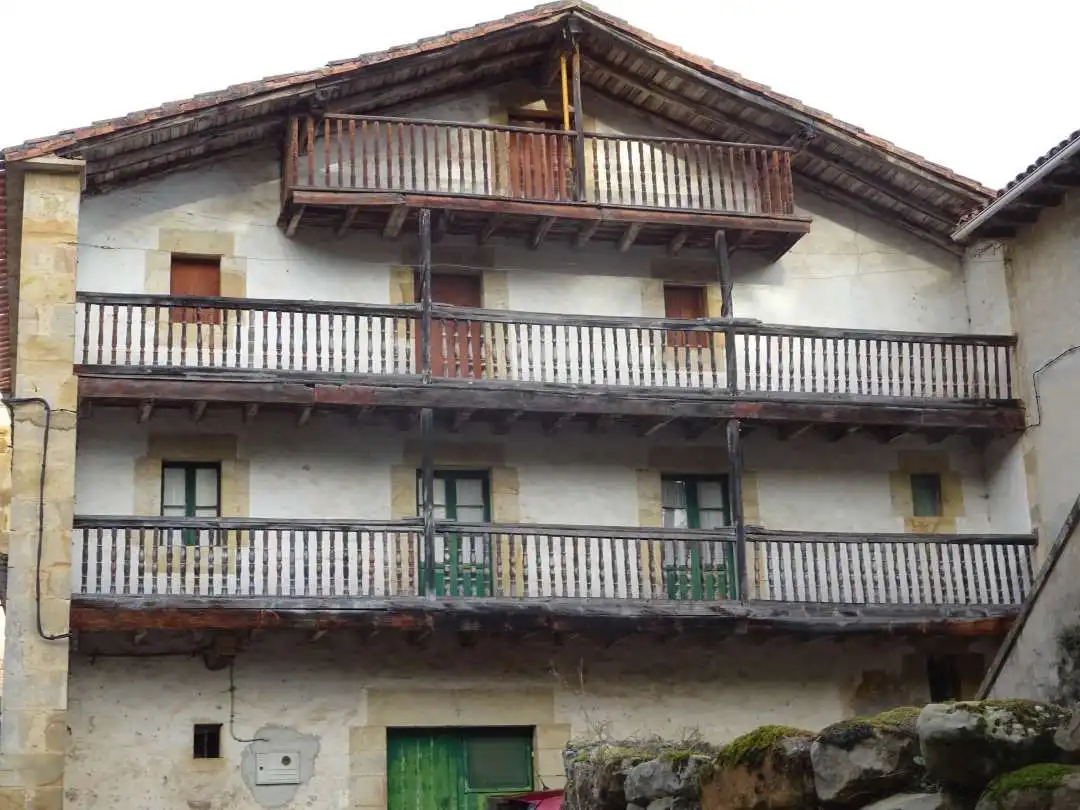 Vista exterior de Casa o chalet en venta en Guriezo con Balcón