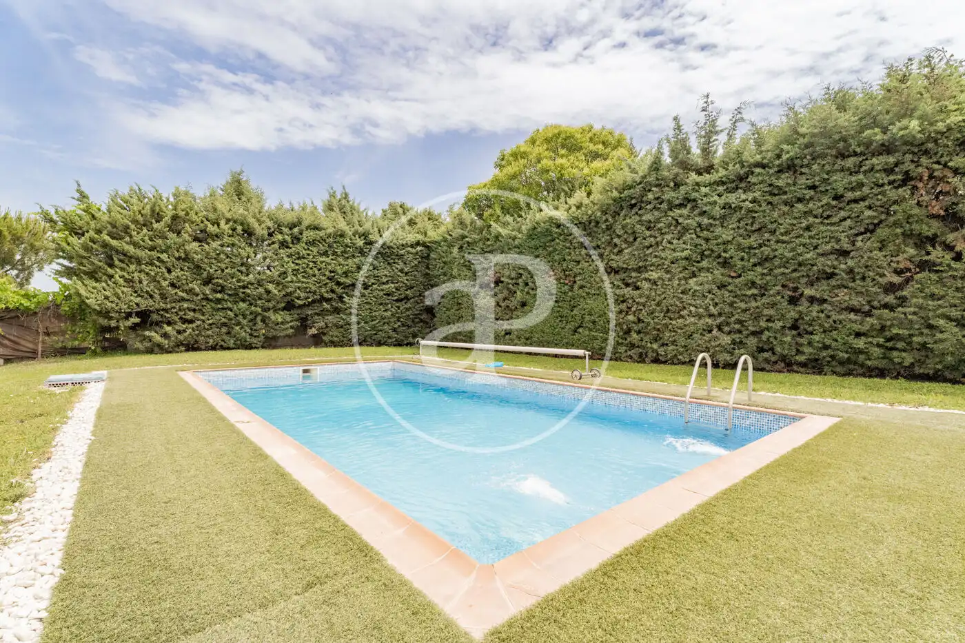 Piscina de Casa o xalet en venda en Boadilla del Monte amb Calefacció, Jardí privat i Traster