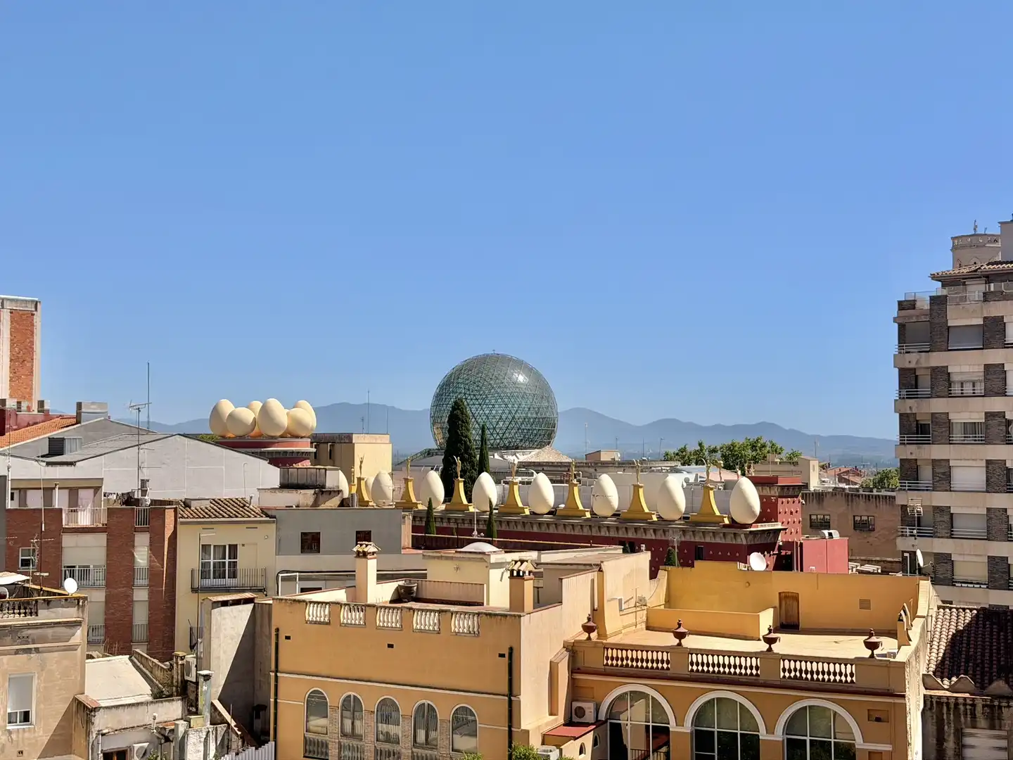 Vista exterior de Piso en venta en Figueres con Calefacción, Terraza y Horno