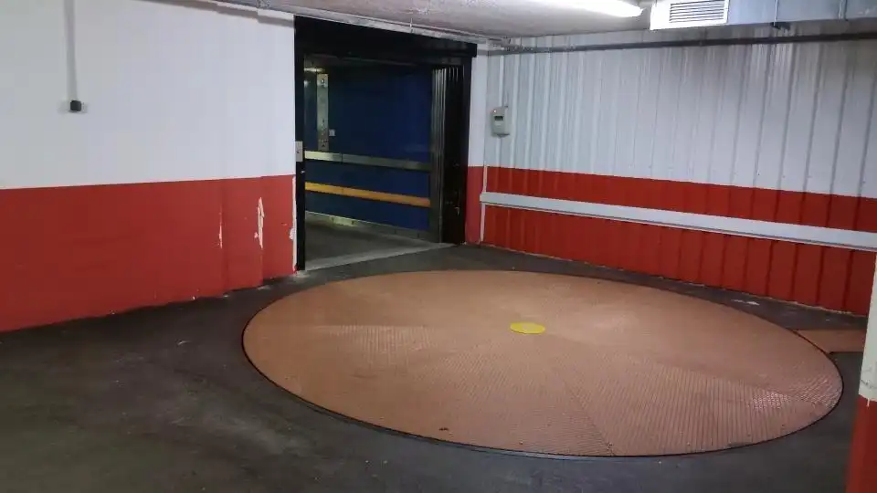 Garaje de alquiler en Calle de Galileo, 48, Arapiles