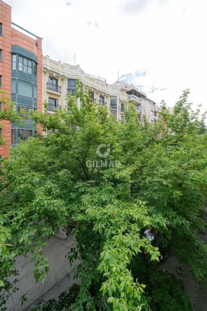 Piso en venta en Madrid con Calefacción y Balcón