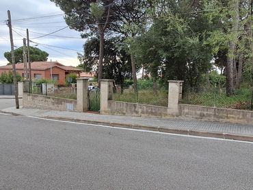 Wohnbaugrundstück zum Verkauf in Carrer de Girona