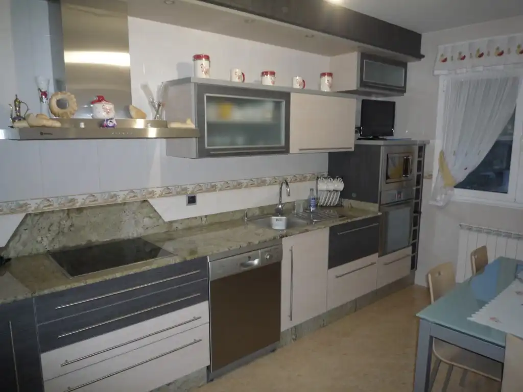Cocina de Casa adosada en venta en Carracedelo