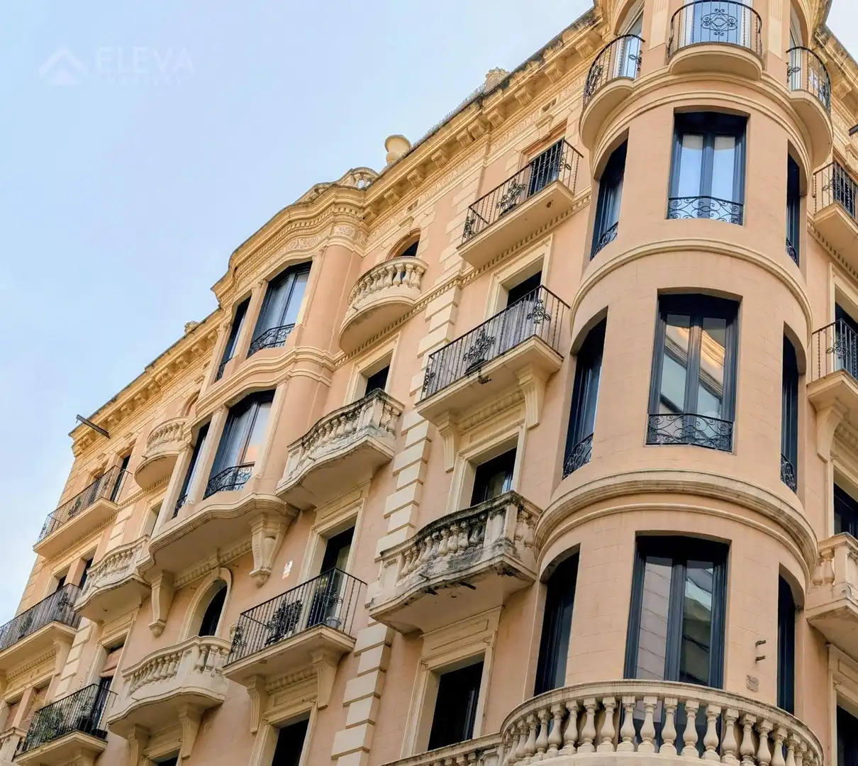 Vista exterior de Edificio en venta en Lleida