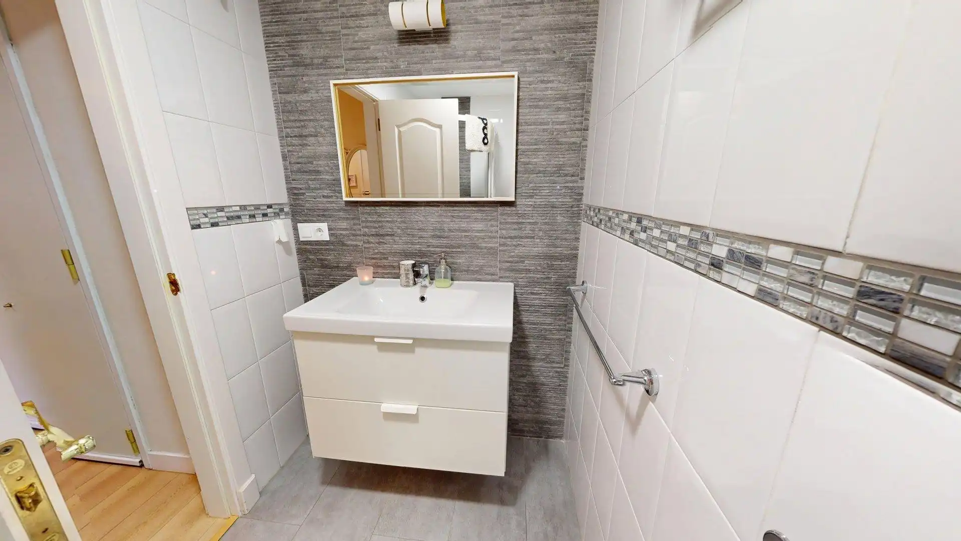 Baño de Piso en venta en Mijas con Aire acondicionado, Calefacción y Jardín privado