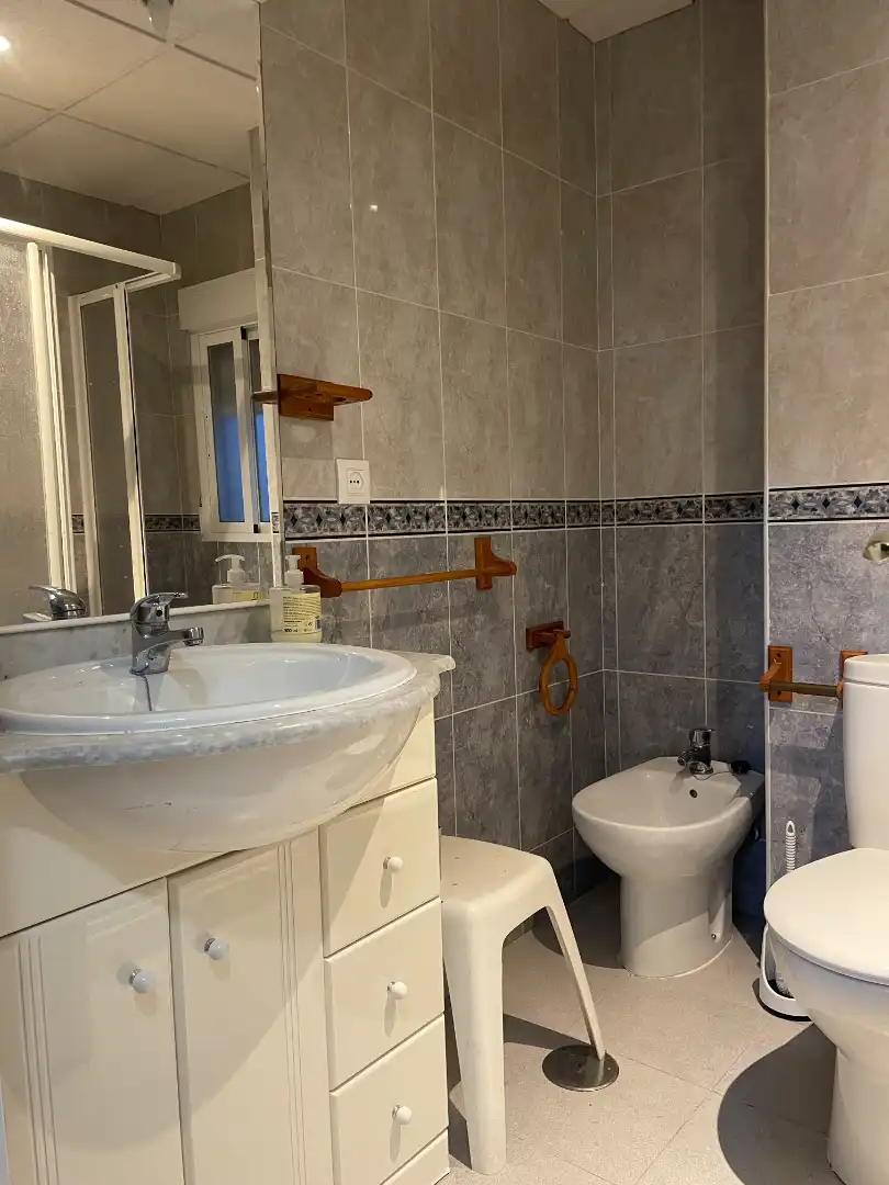 Baño de Piso en venta en Badajoz con Terraza, Trastero y Amueblado