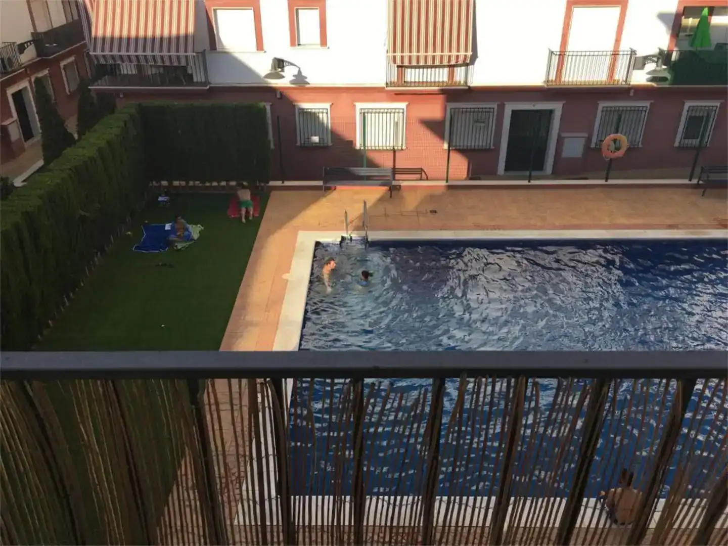 Piscina de Piso en venta en Priego de Córdoba con Aire acondicionado, Jardín privado y Parquet