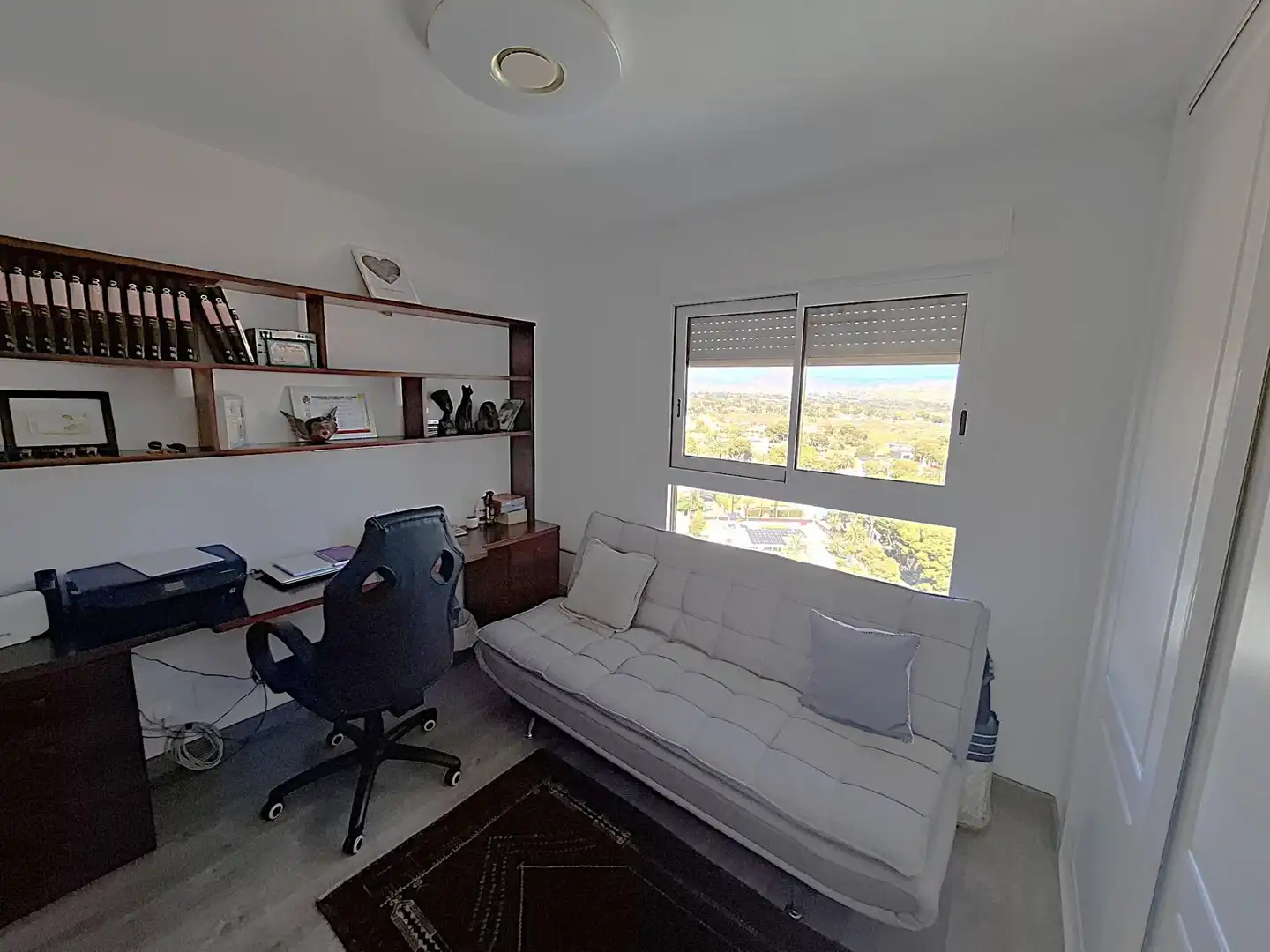 Dormitori de Apartament en venda en El Campello amb Jardí privat, Terrassa i Piscina comunitària