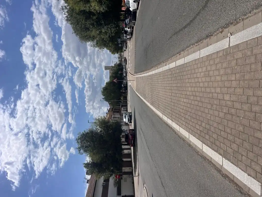 Vista exterior de Casa adosada en venda en Sevilla amb Aire condicionat, Calefacció i Jardí privat