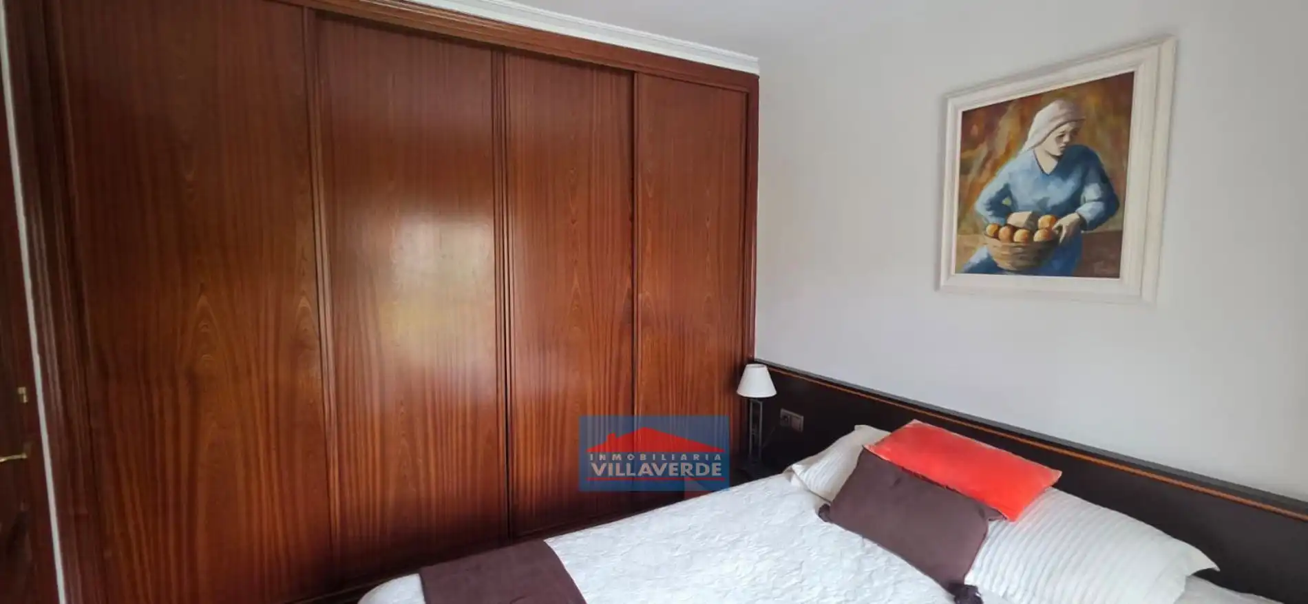 Habitación de Casa adosada en venta en Cangas  con Calefacción, Terraza y Trastero