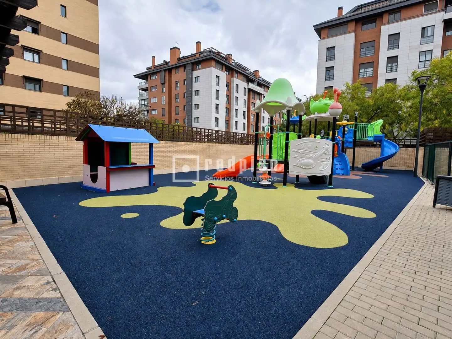Außenansicht von Dachboden zum Verkauf in Torrejón de Ardoz mit Privatgarten, Terrasse und Abstellraum
