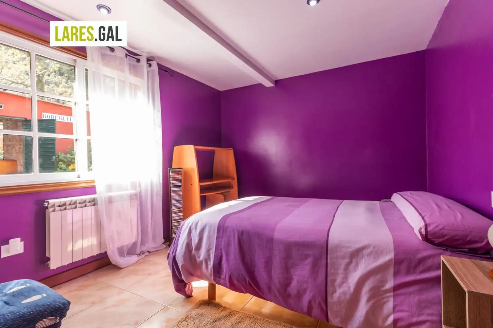 Dormitori de Casa o xalet en venda en Cangas  amb Calefacció, Terrassa i Traster