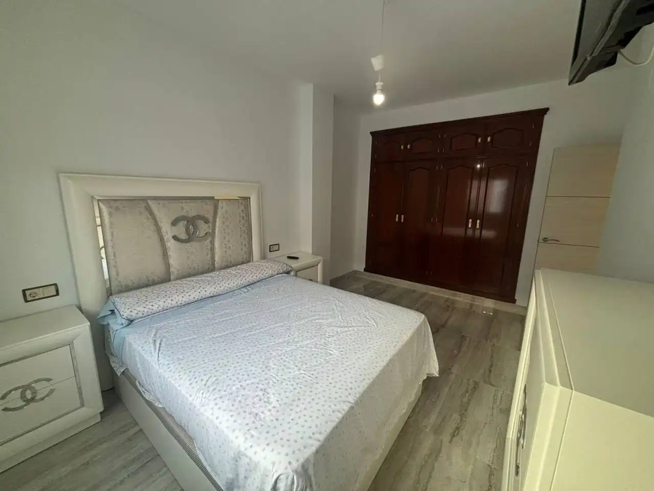 Habitación de Casa adosada en venta en Dos Hermanas con Aire acondicionado, Calefacción y Jardín privado