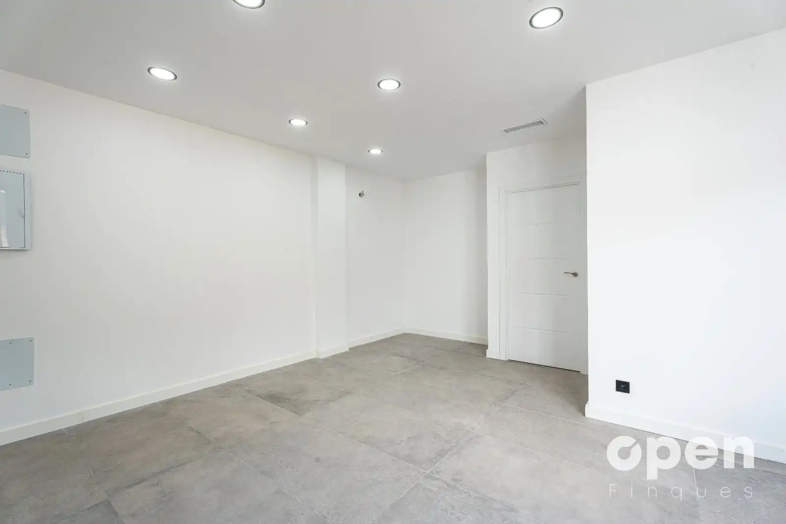 Wohnung zum Verkauf in Terrassa mit Klimaanlage, Heizung und Terrasse